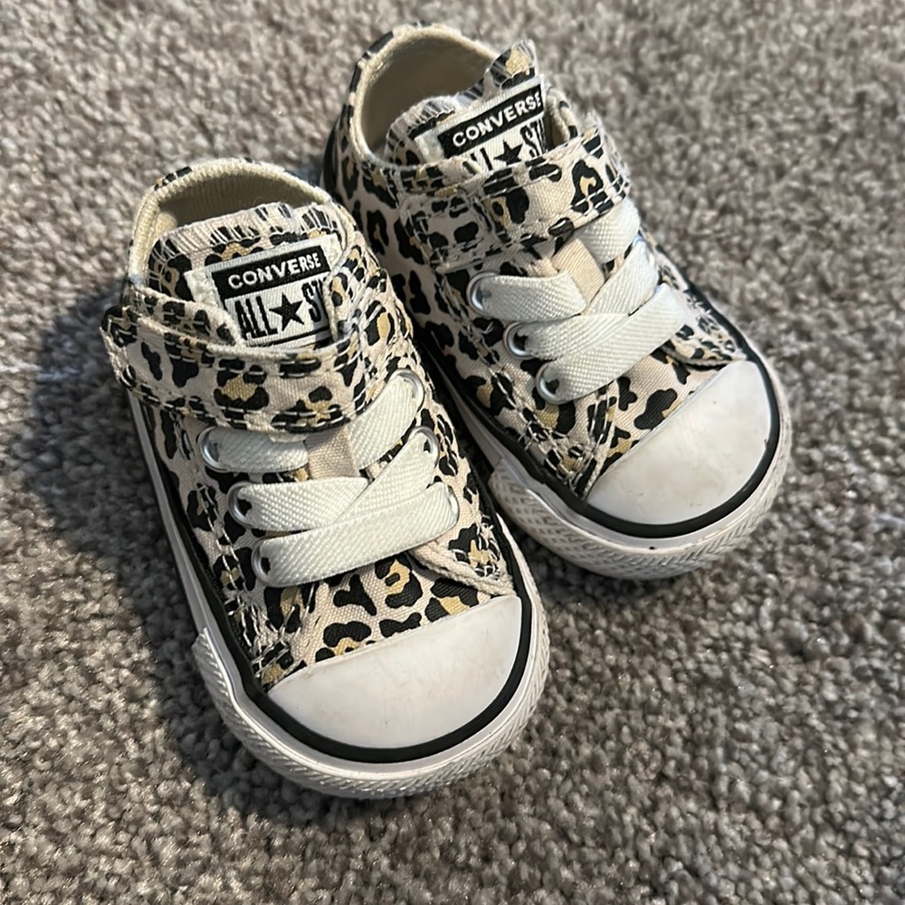 2c converse cheetah print girls